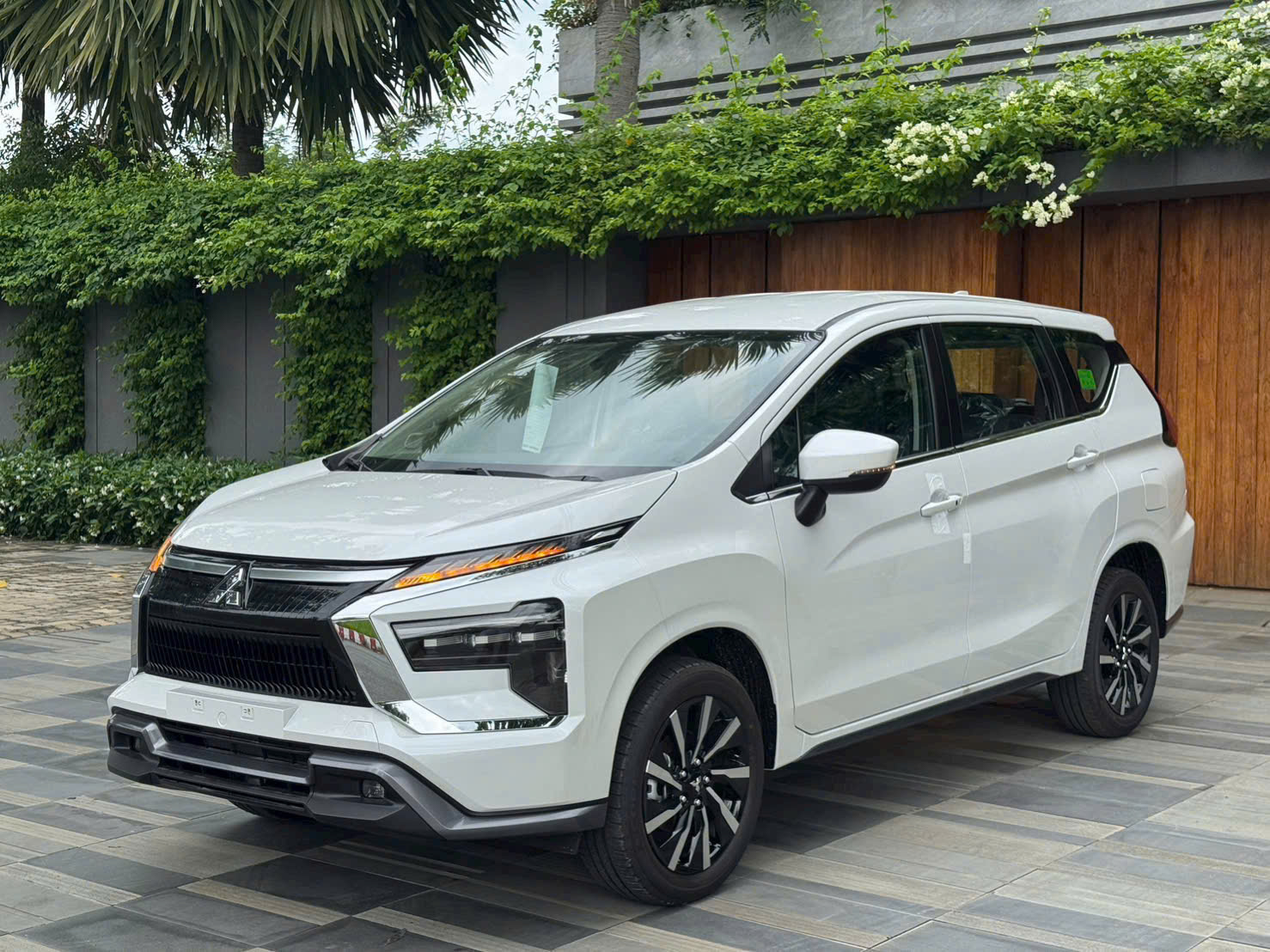 Ngoại thất mitsubishi xpander 2026