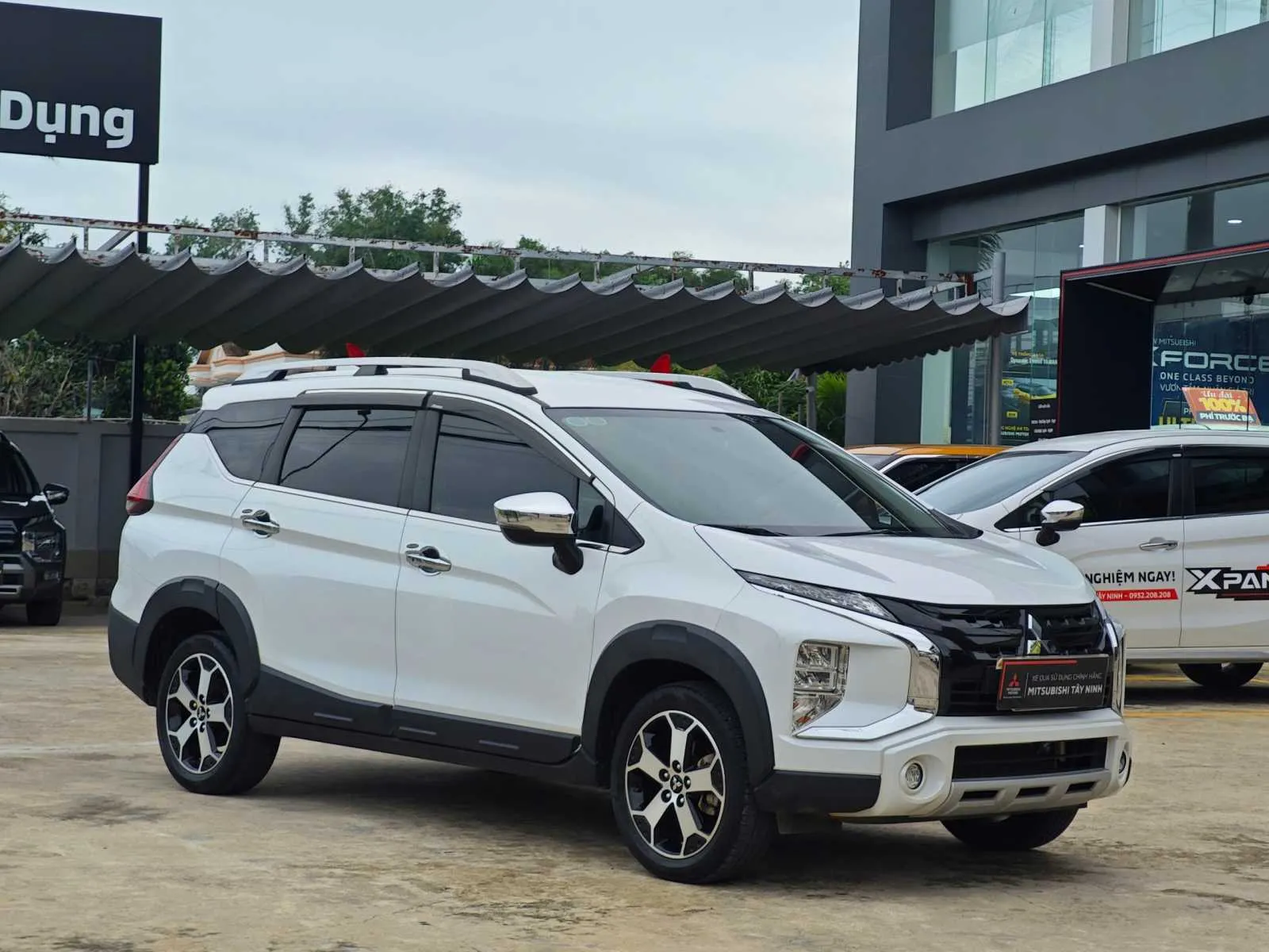 XPANDER CROSS 2022 TRẮNG