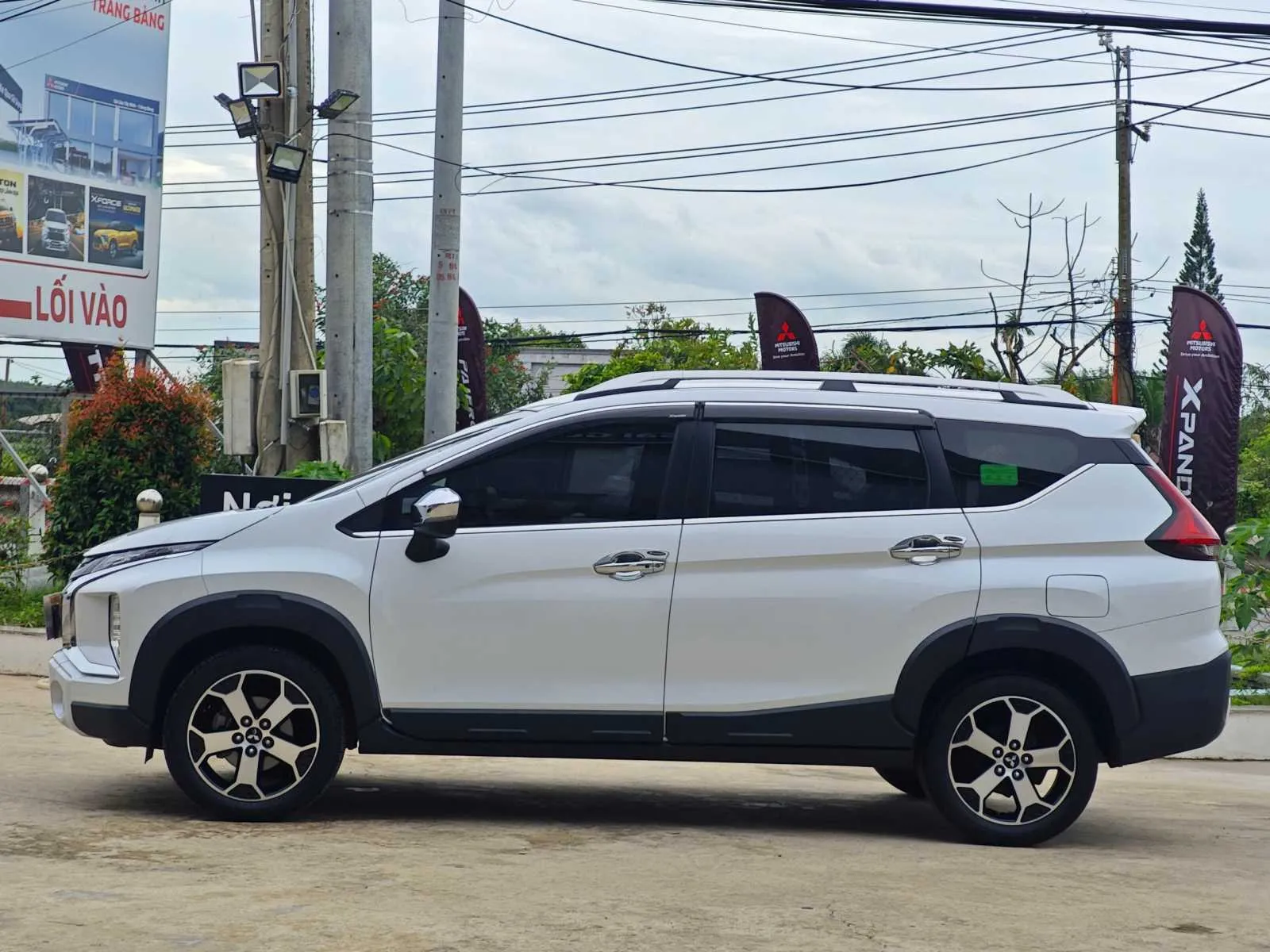 XPANDER CROSS 2022 TRẮNG